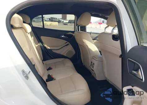 2016 Mercedes-Benz Gla 250 z USA, uszkodzony, nr VIN WDCTG4EB8GJ212203